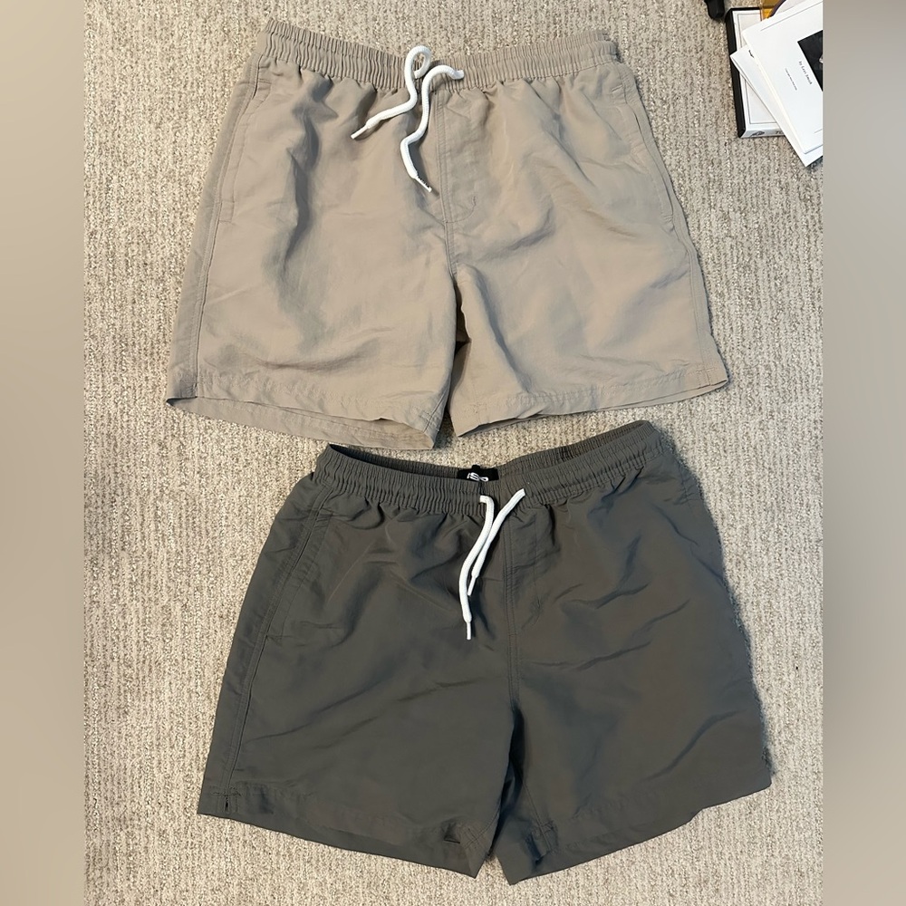 Tilly’s RSQ Men’s nylon short bundle - size small